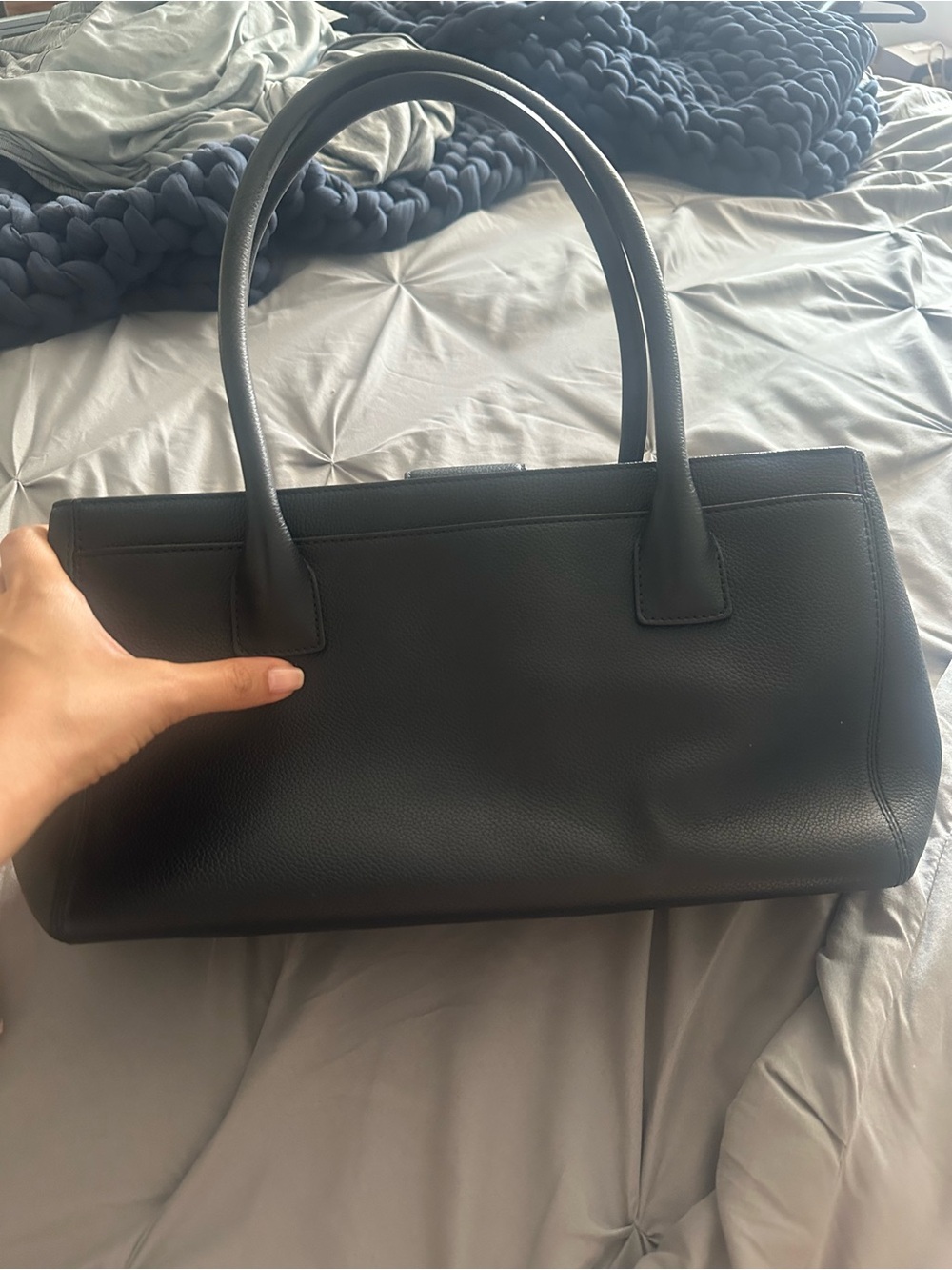 CHANEL executive cerf tote with silver hardware - Picture 4 of 8